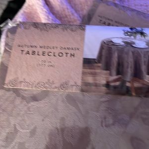 Autumn Medley Damask NEW Tablecloth Round 70 in